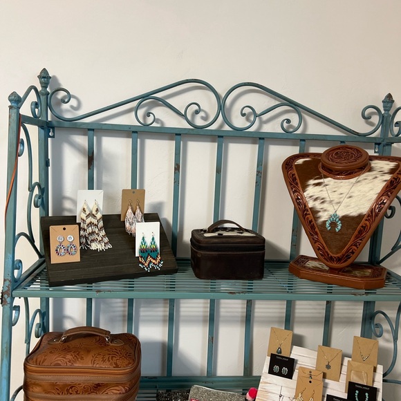 New Crazy Horse Leather & Cowhide Small Jewelry Box Rustic Gift😍 With Jewelry - Picture 11 of 11